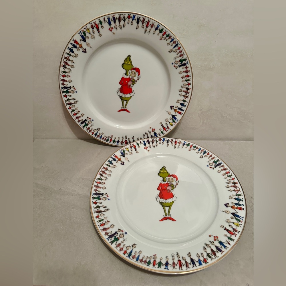 Set Of 2 Christmas THE GRINCH Cindy Lou Who Whoville 10.5”  Ceramic Plate NEW